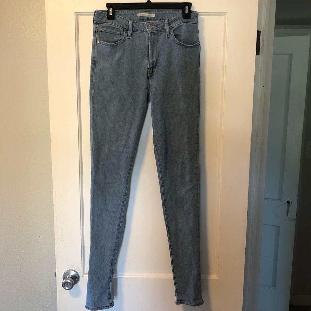 Women’s High waisted Levi jeans